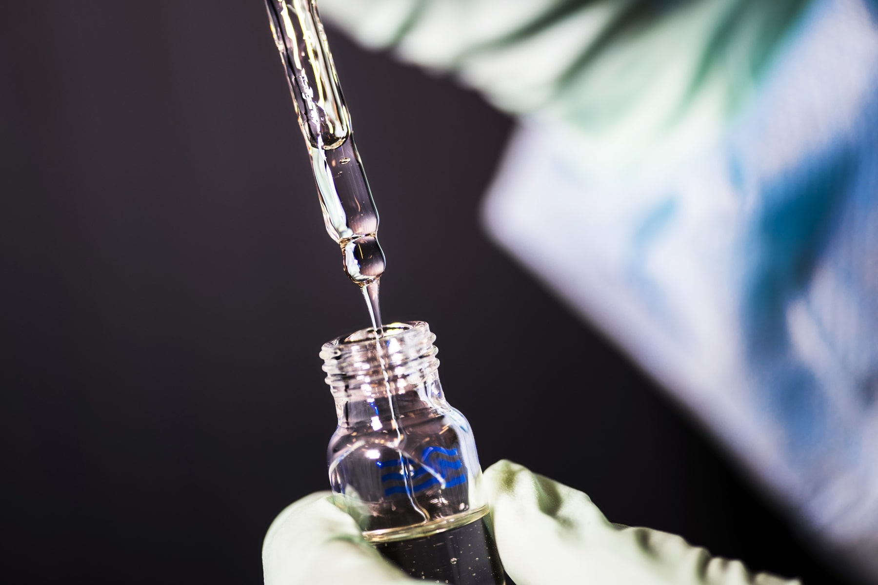 A multicentre clinical study on the injection of ceftriaxone/sulbactam compared with cefoperazone/sulbactam in the treatment of respiratory and urinary tract infections